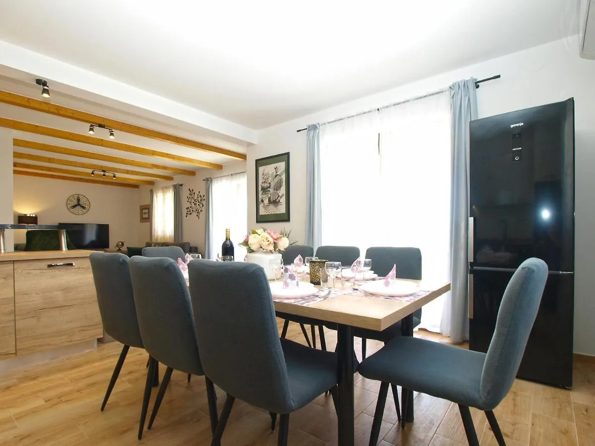 Villa Stella 2086 Jursici