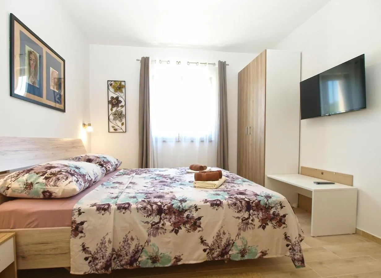 Juršići Villa Stella 2086 בית נופש