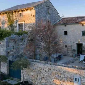  Casa vacanze Petit 19th Century Casa, Casa Maggiolina, Istria